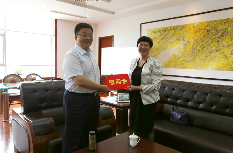 市科协主席许东方一行走访慰问铂莱国际药业优秀科技企业家肖伟董事长