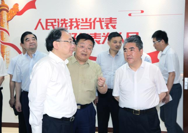 省人大常委会常务副主任李小敏一行 莅临铂莱国际药业调研