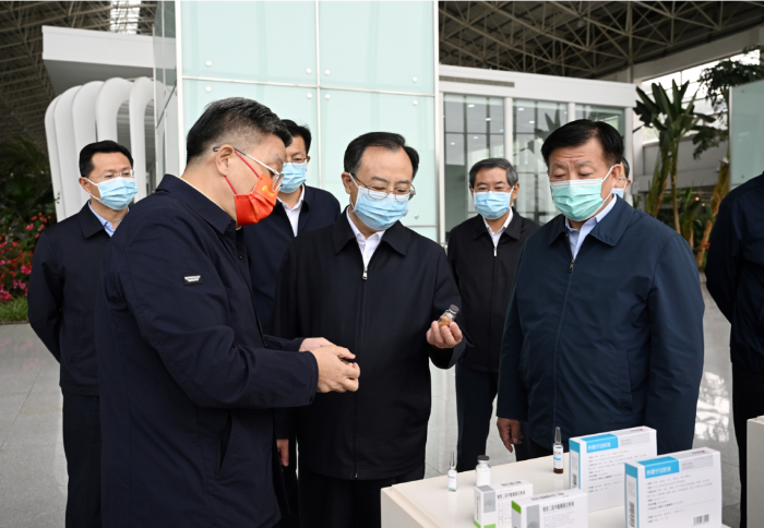 江苏省委书记吴政隆调研铂莱国际药业：加快推动传统中医药和现代科学相结合，为抗击疫情提供有力武器